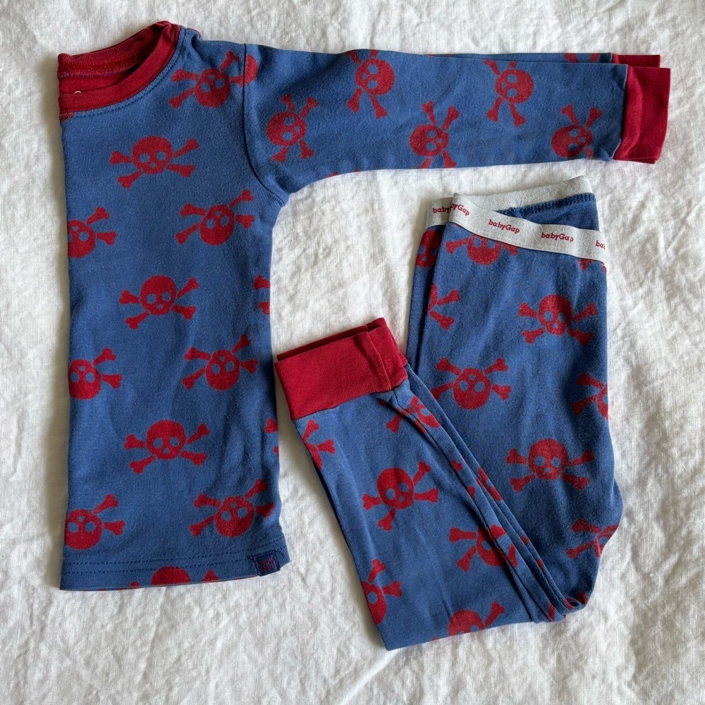 Baby Gap Toddler Blue With Red Skull n Bones Pajama Set Size 2T